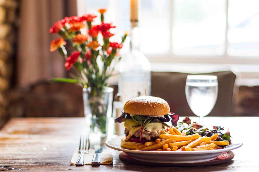 The Holford Arms Bed & Breakfast Tetbury Eksteriør bilde
