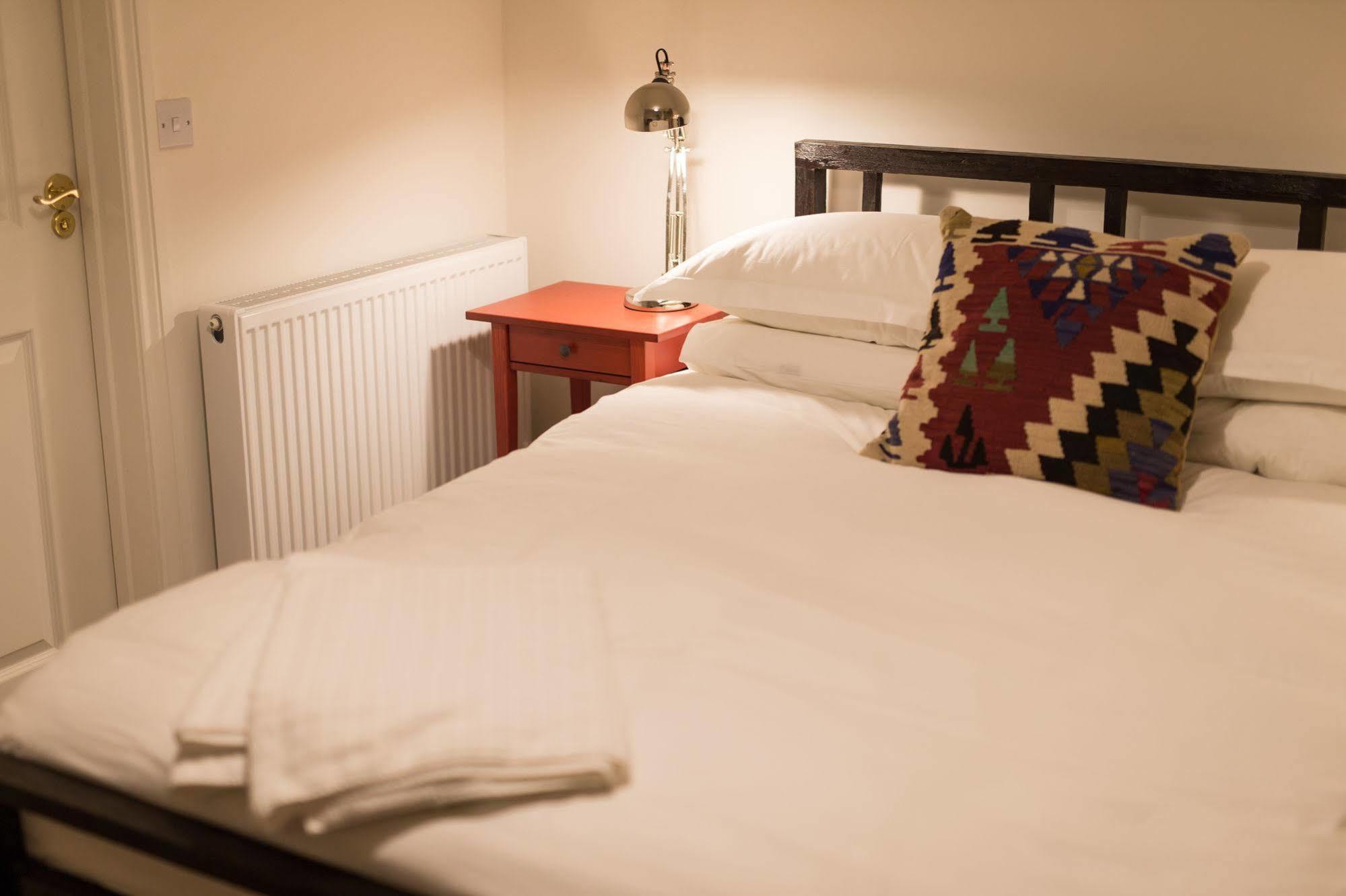The Holford Arms Bed & Breakfast Tetbury Eksteriør bilde