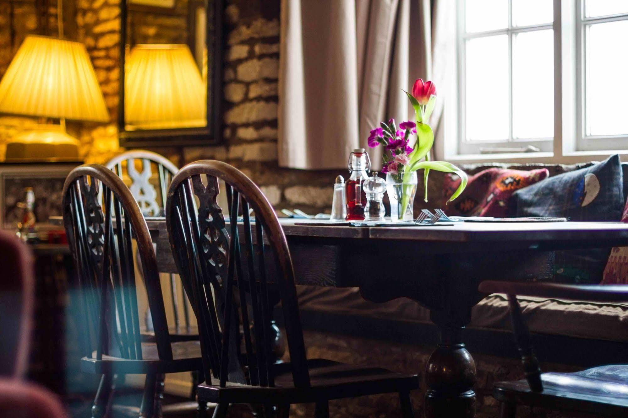 The Holford Arms Bed & Breakfast Tetbury Eksteriør bilde